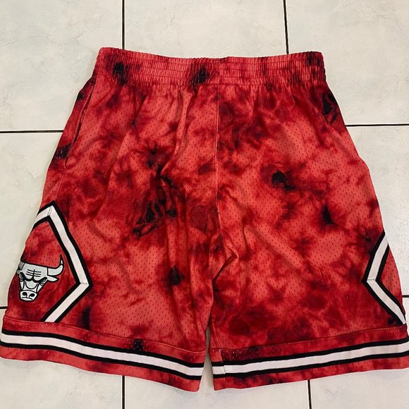Mitchell & Ness Chicago Bulls Red Black NBA Galaxy Swingman Shorts Size L - Picture 3 of 4